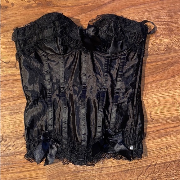 Black corset lace top - Picture 1 of 4